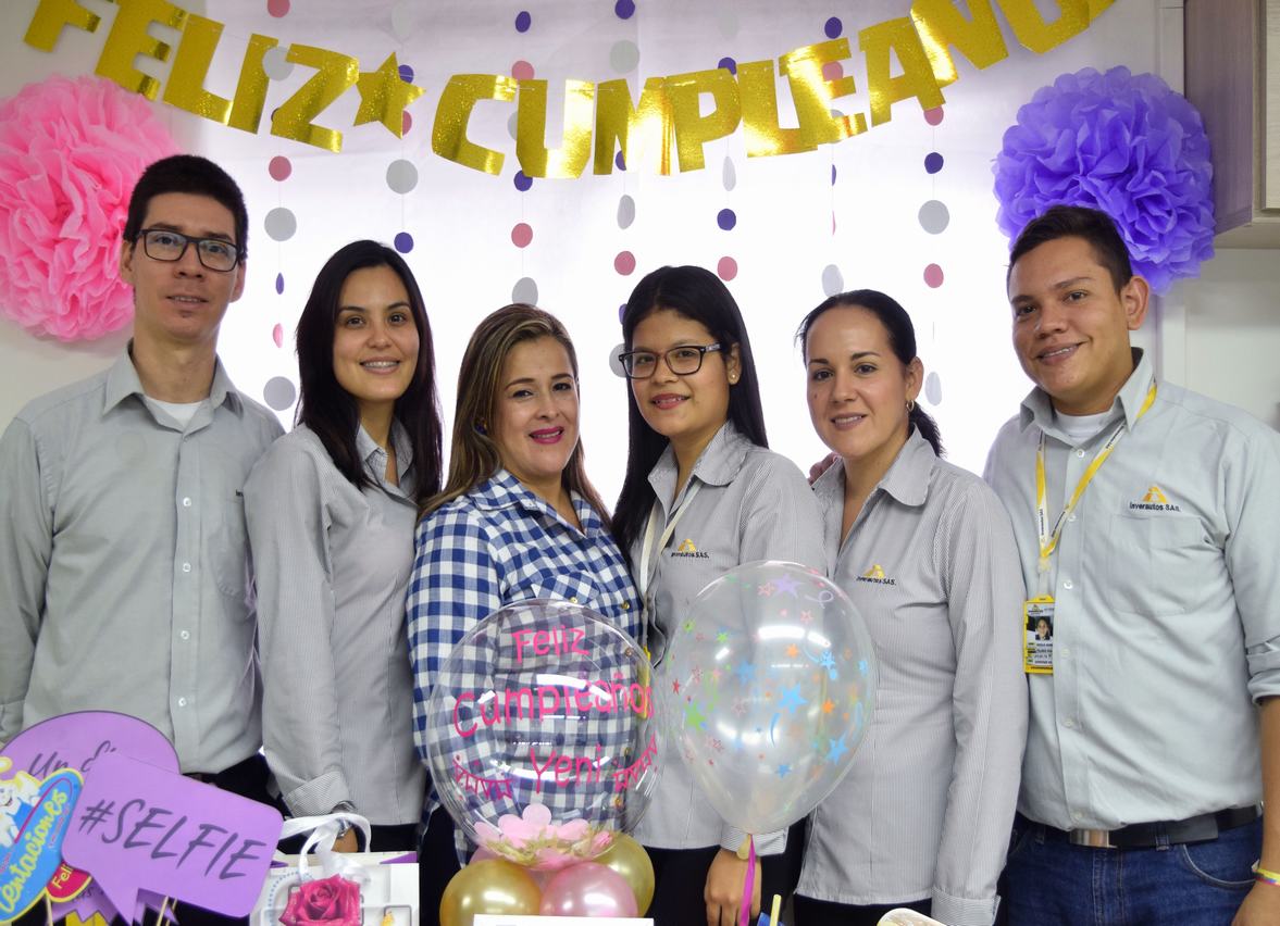 Carlos Tovar Perdomo, María Lucia Duarte, la cumpleañera Jenny María Díaz, Tatiana Vargas, Diana Ximena Pérez, Mauricio Polanco.